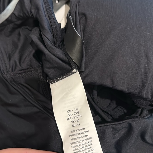 NWT!! La Blanca - Island Goddess Off Shoulder Ruffle One Piece - Black - Size 12 - Picture 7 of 8